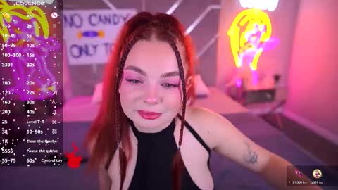 Snapshot of carolinadia chatting on 10-31-25, 08:21 carolinadia online show from 10-31-25, 08:21