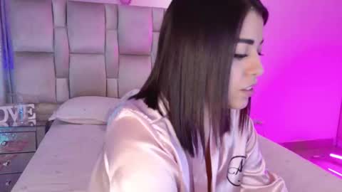 caroline online show from 11-30-25, 04:49