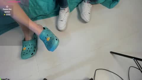 Snapshot of caroline_daring chatting on 10-10-25, 02:05 caroline daring online show from 10-10-25, 02:05