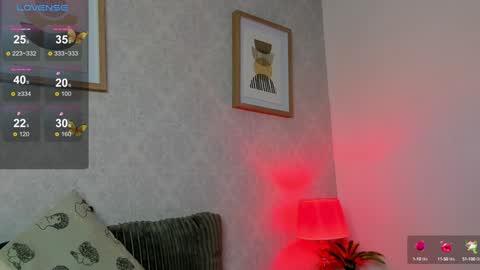 Snapshot of caroline_dh chatting on 01-06-25, 11:40 Caroline online show from 01-06-25, 11:40