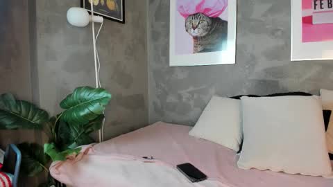  Caroline  online show from 10-24-25, 11:39