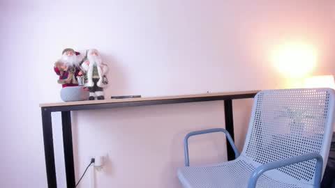  Caroline  online show from 01-13-26, 11:37