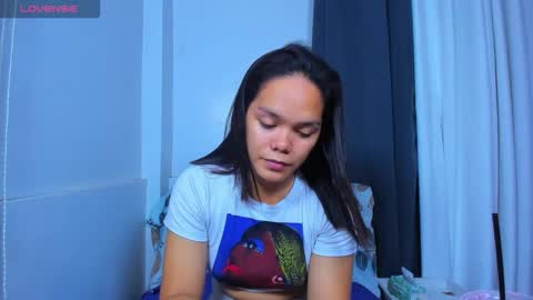 Snapshot of caroline_east chatting on 10-28-25, 05:59 caroline_east online show from 10-28-25, 05:59