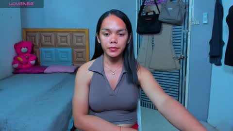 caroline_east online show from 02-18-26, 03:08