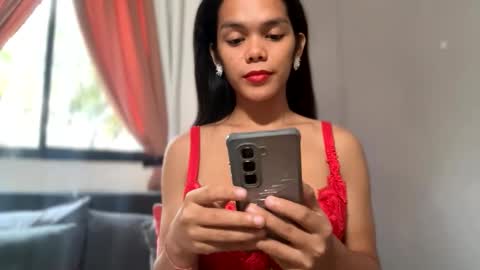 caroline_east online show from 04-15-26, 01:23