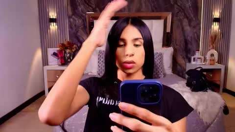 caroline_foster1 online show from 12-22-25, 11:40