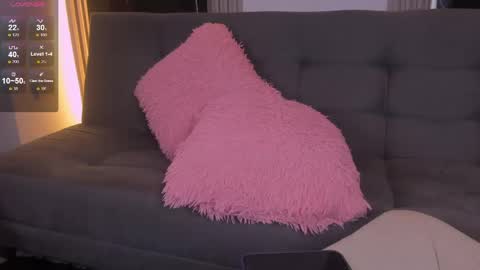 caroline_foster1 online show from 04-30-26, 08:15