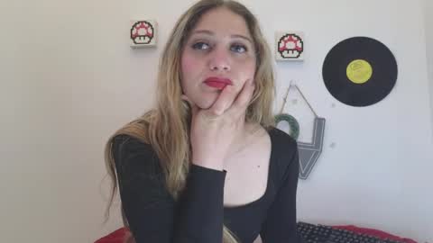 Snapshot of caroline_hernandes chatting on 05-02-26, 03:17 Carolina online show from 05-02-26, 03:17