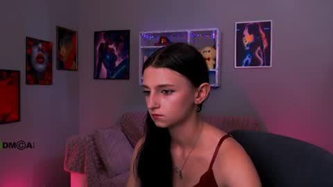 Snapshot of caroline_honeyy chatting on 06-11-26, 12:36 Caroline online show from 06-11-26, 12:36