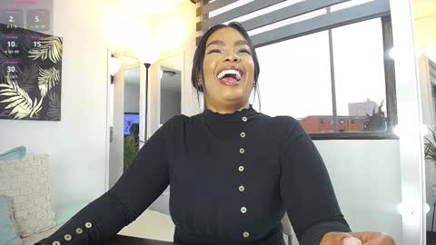 C A R O L I N E online show from 02-12-25, 12:33