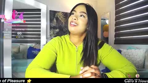 Snapshot of caroline_jackson_ chatting on 12-22-25, 12:57 C A R O L I N E online show from 12-22-25, 12:57