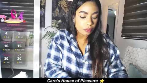 Snapshot of caroline_jackson_ chatting on 01-08-26, 01:02 C A R O L I N E online show from 01-08-26, 01:02