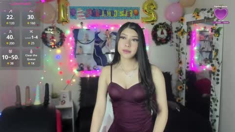 Snapshot of caroline_lenox chatting on 12-31-24, 03:55 Caroline Lenox online show from 12-31-24, 03:55