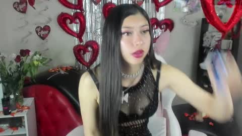 Snapshot of caroline_lenox chatting on 02-16-25, 05:59 Caroline Lenox online show from 02-16-25, 05:59