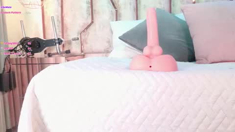 Snapshot of caroline_palmerr chatting on 12-22-25, 03:14 Carolina online show from 12-22-25, 03:14