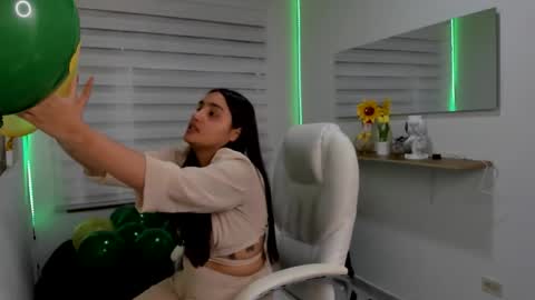 caroline_rodriguez_9 online show from 03-17-26, 07:06