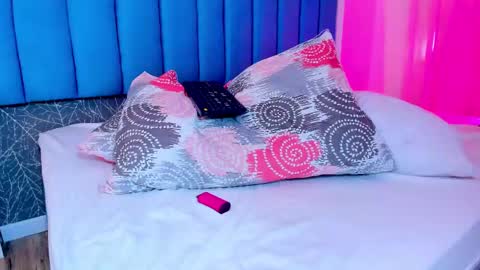 CarolineeGarcia online show from 03-10-25, 04:35