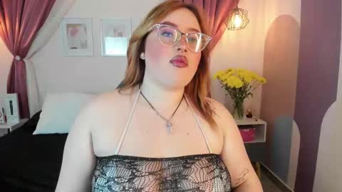 Carolinee  online show from 10-03-25, 03:25