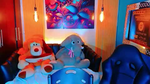 carolinejesh online show from 04-17-26, 12:30