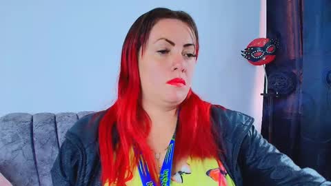 Carolinhe  online show from 10-08-25, 07:33