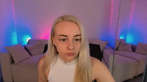 Snapshot of carolmoor chatting on 03-23-26, 09:02 Carol online show from 03-23-26, 09:02