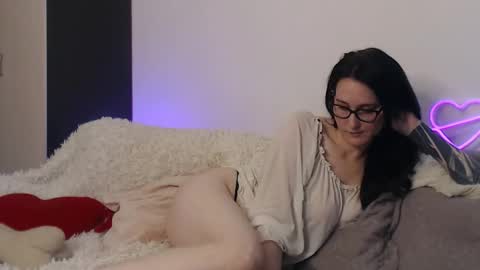 Caroline online show from 09-09-25, 12:26