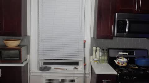 carrie madsin online show from 11-24-25, 11:15