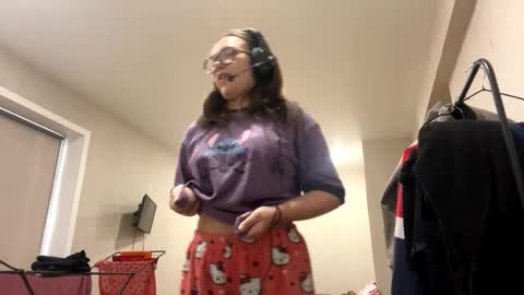 Emilia online show from 12-05-25, 03:59