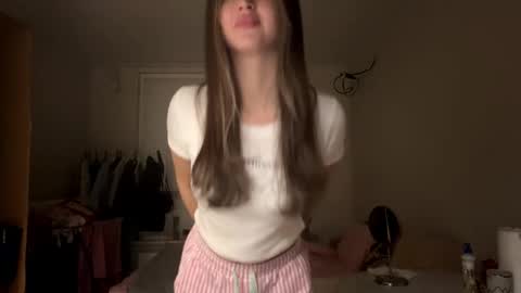 Kira online show from 12-05-25, 02:58