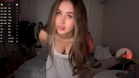 Kira online show from 12-22-25, 04:15