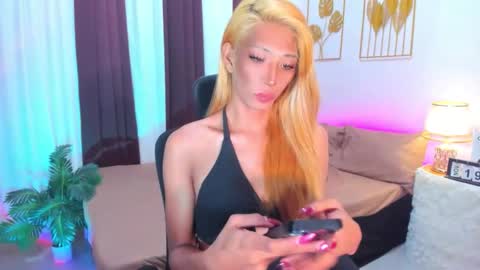 casandrawilson online show from 11-20-25, 07:35