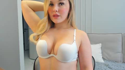 Snapshot of casey_ann chatting on 11-15-25, 05:49 ALEXA online show from 11-15-25, 05:49