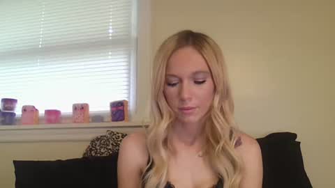 Snapshot of caseygirl6879 chatting on 06-09-26, 02:28 Casey Lakes online show from 06-09-26, 02:28