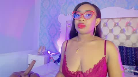 Snapshot of caseymoon chatting on 06-01-26, 12:29 Casey online show from 06-01-26, 12:29