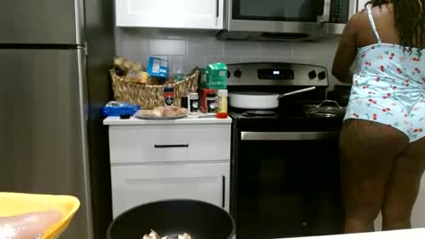 Snapshot of caseywitdacakes chatting on 01-23-25, 12:46 Casey online show from 01-23-25, 12:46