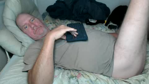 Snapshot of casinocam chatting on 06-16-26, 11:35 CasinoCam online show from 06-16-26, 11:35