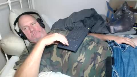 Snapshot of casinocam chatting on 06-22-26, 03:25 CasinoCam online show from 06-22-26, 03:25
