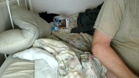 Snapshot of casinocam chatting on 06-25-26, 05:12 CasinoCam online show from 06-25-26, 05:12