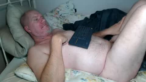 Snapshot of casinocam chatting on 06-26-26, 12:31 CasinoCam online show from 06-26-26, 12:31