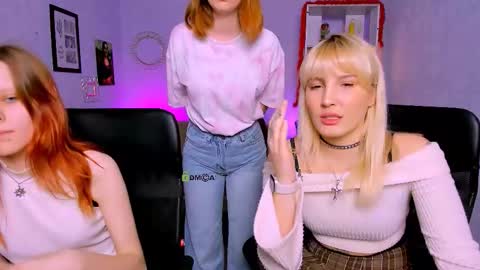 Cassandra online show from 03-24-26, 08:36