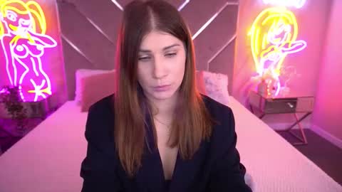 Snapshot of cassandragood chatting on 12-18-25, 07:58 Lena online show from 12-18-25, 07:58