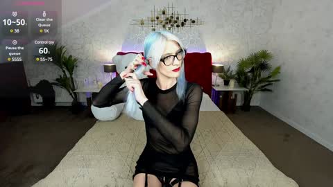 Cassandra online show from 01-15-25, 12:41