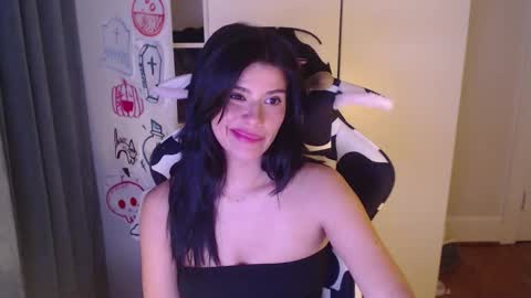 cassiealvarez online show from 10-30-25, 03:41