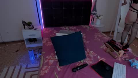 Cassie online show from 01-15-25, 06:54