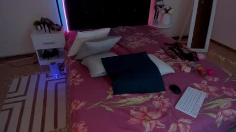 Cassie online show from 01-19-25, 06:53