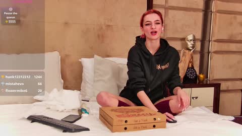 Snapshot of cassiefoxx_ chatting on 01-10-25, 01:42 Cassie online show from 01-10-25, 01:42