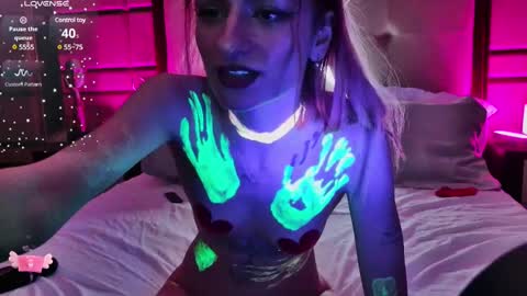 Snapshot of cassiefoxx_ chatting on 02-25-25, 10:50 Cassie online show from 02-25-25, 10:50