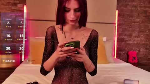 Snapshot of cassiefoxx_ chatting on 09-23-25, 06:33 Cassie online show from 09-23-25, 06:33