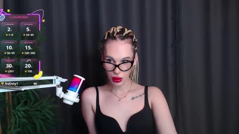 Cassie online show from 12-21-25, 08:54