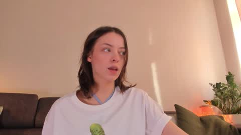  cassandra  online show from 09-24-25, 01:25